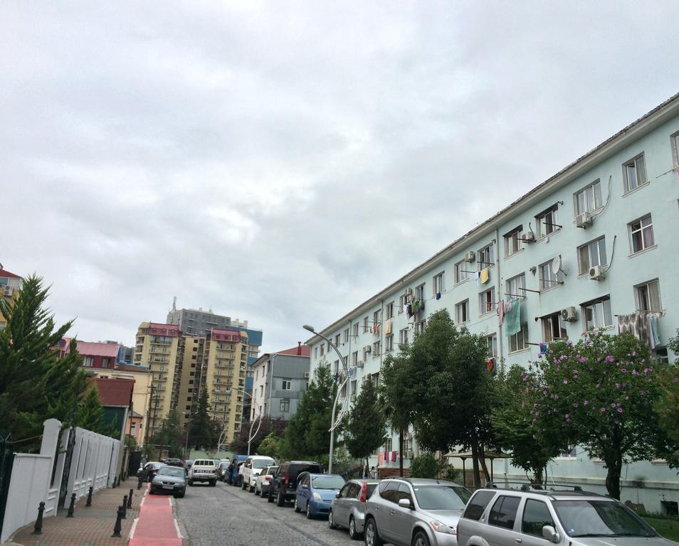 Apartment On Khinikadze 4 Batumi Esterno foto