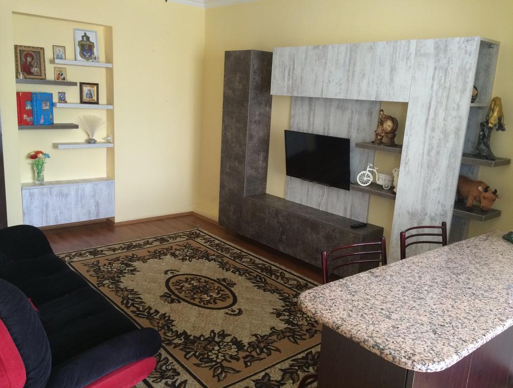Apartment On Khinikadze 4 Batumi Esterno foto